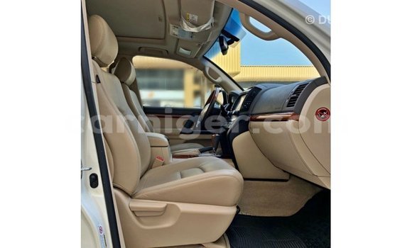 Sayi Imported Toyota Land Cruiser White Babbar mota in Import - Dubai a Agadez Sayi Imported Toyota Land Cruiser White Babbar mota in Import - Dubai a Agadez
