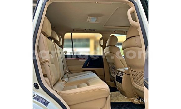 Sayi Imported Toyota Land Cruiser White Babbar mota in Import - Dubai a Agadez Sayi Imported Toyota Land Cruiser White Babbar mota in Import - Dubai a Agadez