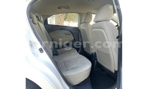 اشتري Imported Kia Rio White سيارة في Import - Dubai في أغاديز اشتري Imported Kia Rio White سيارة في Import - Dubai في أغاديز