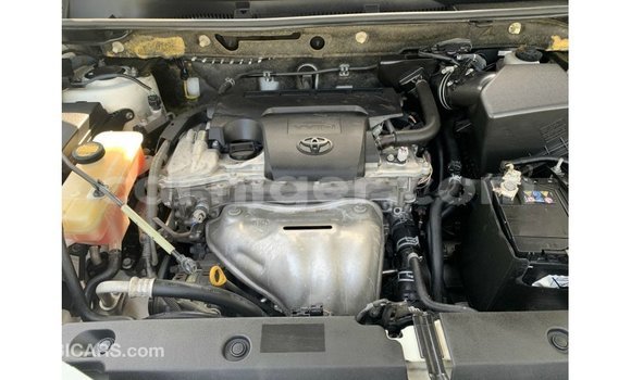 Sayi Imported Toyota Ade White Babbar mota in Import - Dubai a Agadez Sayi Imported Toyota Ade White Babbar mota in Import - Dubai a Agadez