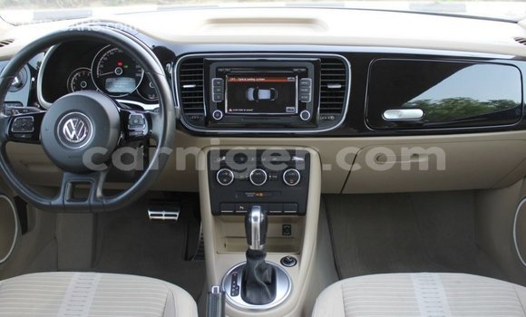 Sayi Imported Volkswagen Beetle Blue Mota in Import - Dubai a Agadez Sayi Imported Volkswagen Beetle Blue Mota in Import - Dubai a Agadez