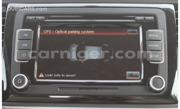 Sayi Imported Volkswagen Beetle Blue Mota in Import - Dubai a Agadez Sayi Imported Volkswagen Beetle Blue Mota in Import - Dubai a Agadez