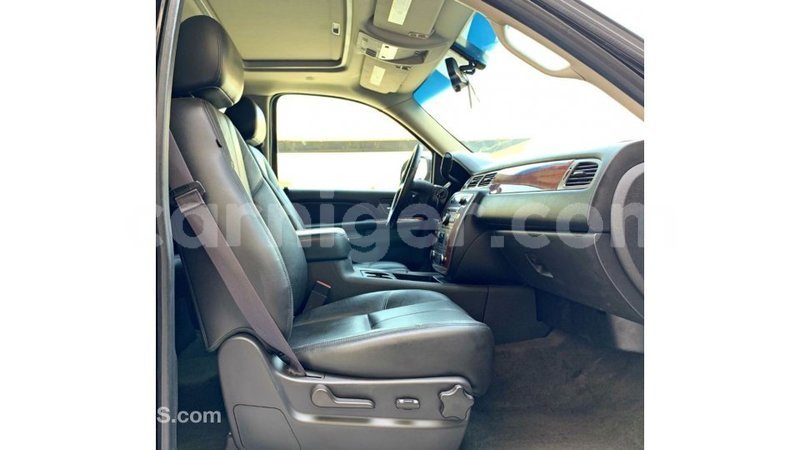 Big with watermark chevrolet suburban agadez import dubai 7053