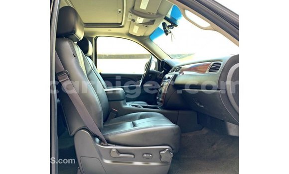 Sayi Imported Chevrolet Suburban Black Mota in Import - Dubai a Agadez Sayi Imported Chevrolet Suburban Black Mota in Import - Dubai a Agadez