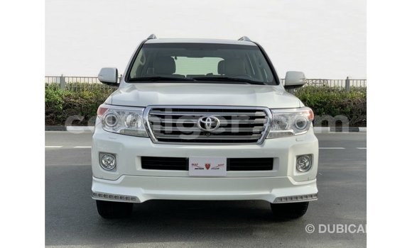 Sayi Imported Toyota Land Cruiser White Babbar mota in Import - Dubai a Agadez Sayi Imported Toyota Land Cruiser White Babbar mota in Import - Dubai a Agadez