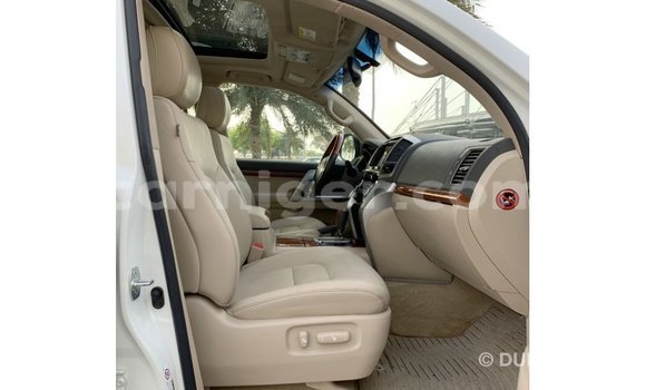 Sayi Imported Toyota Land Cruiser White Babbar mota in Import - Dubai a Agadez Sayi Imported Toyota Land Cruiser White Babbar mota in Import - Dubai a Agadez