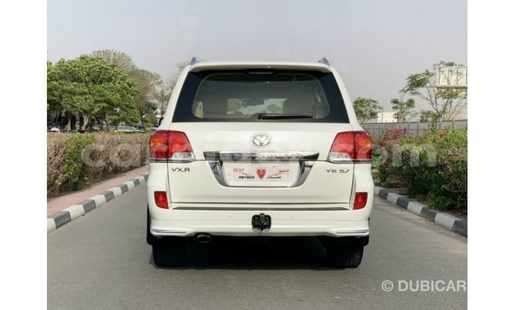 Sayi Imported Toyota Land Cruiser White Babbar mota in Import - Dubai a Agadez Sayi Imported Toyota Land Cruiser White Babbar mota in Import - Dubai a Agadez