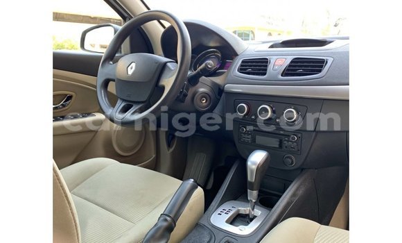 Sayi Imported Renault Fluence White Mota in Import - Dubai a Agadez Sayi Imported Renault Fluence White Mota in Import - Dubai a Agadez