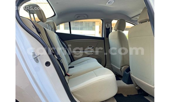 Sayi Imported Renault Fluence White Mota in Import - Dubai a Agadez Sayi Imported Renault Fluence White Mota in Import - Dubai a Agadez
