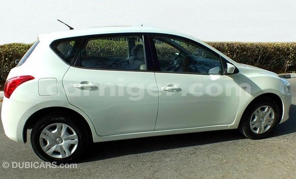 Sayi Imported Nissan Tiida White Mota in Import - Dubai a Agadez Sayi Imported Nissan Tiida White Mota in Import - Dubai a Agadez