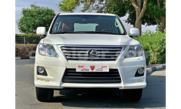 Sayi Imported Lexus LX White Mota in Import - Dubai a Agadez Sayi Imported Lexus LX White Mota in Import - Dubai a Agadez