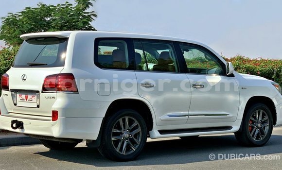 Sayi Imported Lexus LX White Mota in Import - Dubai a Agadez Sayi Imported Lexus LX White Mota in Import - Dubai a Agadez