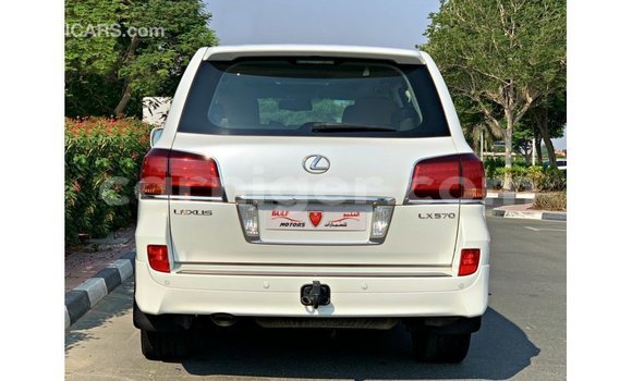 Sayi Imported Lexus LX White Mota in Import - Dubai a Agadez Sayi Imported Lexus LX White Mota in Import - Dubai a Agadez