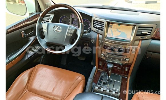 Sayi Imported Lexus LX White Mota in Import - Dubai a Agadez Sayi Imported Lexus LX White Mota in Import - Dubai a Agadez
