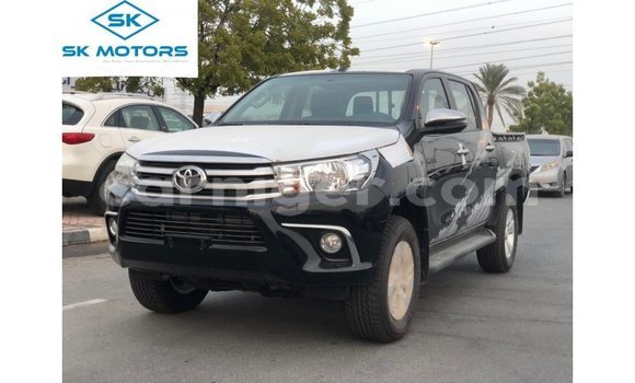 Sayi Imported Toyota Hilux Black Mota in Import - Dubai a Agadez Sayi Imported Toyota Hilux Black Mota in Import - Dubai a Agadez