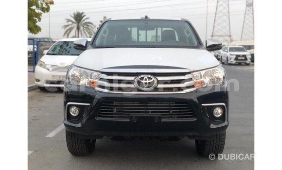 Sayi Imported Toyota Hilux Black Mota in Import - Dubai a Agadez Sayi Imported Toyota Hilux Black Mota in Import - Dubai a Agadez