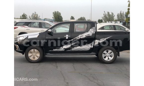 Sayi Imported Toyota Hilux Black Mota in Import - Dubai a Agadez Sayi Imported Toyota Hilux Black Mota in Import - Dubai a Agadez