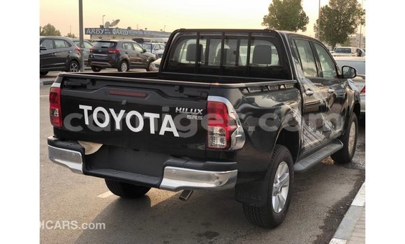 Sayi Imported Toyota Hilux Black Mota in Import - Dubai a Agadez Sayi Imported Toyota Hilux Black Mota in Import - Dubai a Agadez