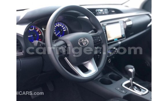 Sayi Imported Toyota Hilux Black Mota in Import - Dubai a Agadez Sayi Imported Toyota Hilux Black Mota in Import - Dubai a Agadez