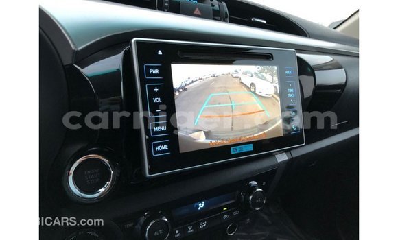 Sayi Imported Toyota Hilux Black Mota in Import - Dubai a Agadez Sayi Imported Toyota Hilux Black Mota in Import - Dubai a Agadez