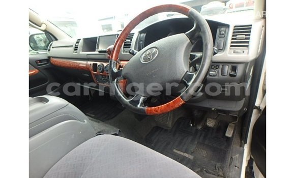 Buy Import Toyota Regius White Car in Import - Dubai in Agadez Buy Import Toyota Regius White Car in Import - Dubai in Agadez