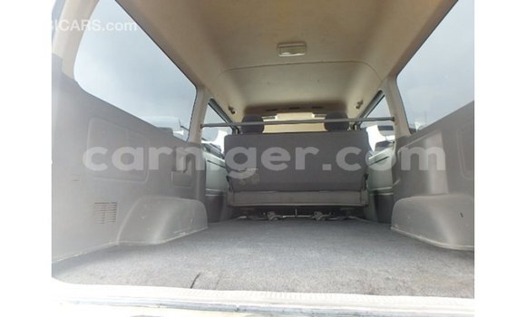 Buy Import Toyota Regius White Car in Import - Dubai in Agadez Buy Import Toyota Regius White Car in Import - Dubai in Agadez