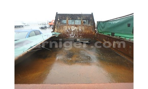 Buy Import Nissan Evalia Brown Truck in Import - Dubai in Agadez Buy Import Nissan Evalia Brown Truck in Import - Dubai in Agadez