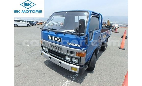 Buy Import Toyota Ade Blue Truck in Import - Dubai in Agadez Buy Import Toyota Ade Blue Truck in Import - Dubai in Agadez