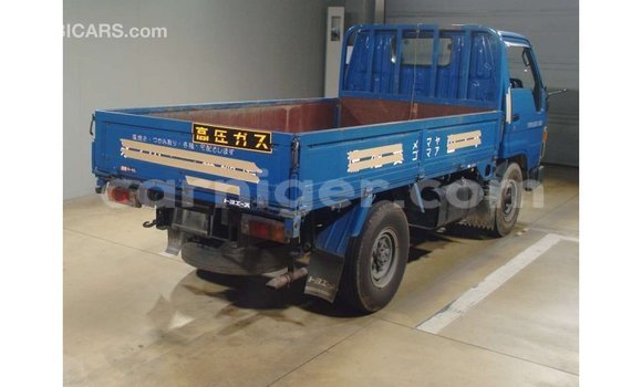 Buy Import Toyota Ade Blue Truck in Import - Dubai in Agadez Buy Import Toyota Ade Blue Truck in Import - Dubai in Agadez
