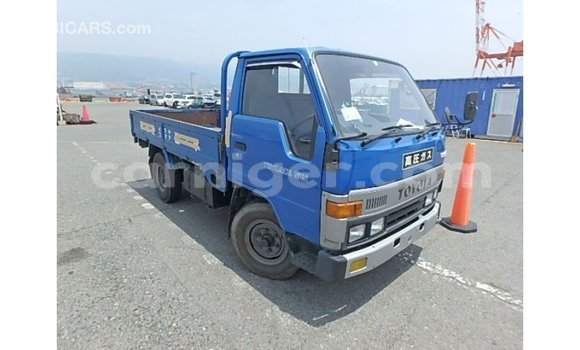 Buy Import Toyota Ade Blue Truck in Import - Dubai in Agadez Buy Import Toyota Ade Blue Truck in Import - Dubai in Agadez