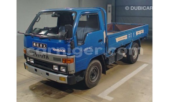 Buy Import Toyota Ade Blue Truck in Import - Dubai in Agadez Buy Import Toyota Ade Blue Truck in Import - Dubai in Agadez