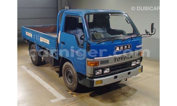 Buy Import Toyota Ade Blue Truck in Import - Dubai in Agadez Buy Import Toyota Ade Blue Truck in Import - Dubai in Agadez