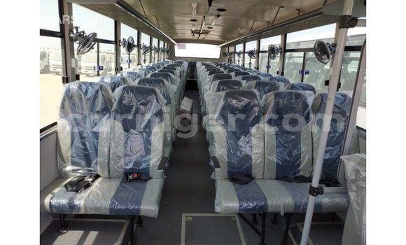 Sayi Imported Tata Xenon White Mota in Import - Dubai a Agadez Sayi Imported Tata Xenon White Mota in Import - Dubai a Agadez