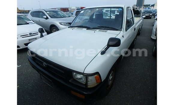 Buy Import Toyota Hilux White Car in Import - Dubai in Agadez Buy Import Toyota Hilux White Car in Import - Dubai in Agadez