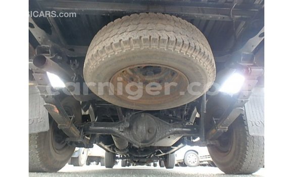 Buy Import Toyota Hilux White Car in Import - Dubai in Agadez Buy Import Toyota Hilux White Car in Import - Dubai in Agadez