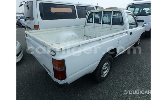 Buy Import Toyota Hilux White Car in Import - Dubai in Agadez Buy Import Toyota Hilux White Car in Import - Dubai in Agadez