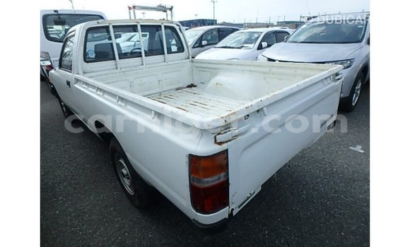 Buy Import Toyota Hilux White Car in Import - Dubai in Agadez Buy Import Toyota Hilux White Car in Import - Dubai in Agadez