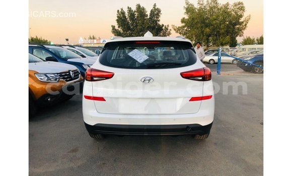Sayi Imported Hyundai Tucson White Mota in Import - Dubai a Agadez Sayi Imported Hyundai Tucson White Mota in Import - Dubai a Agadez
