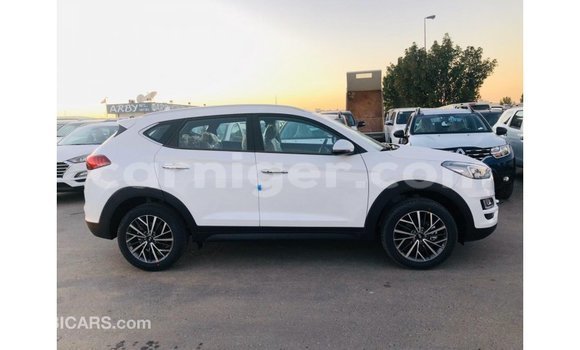 Sayi Imported Hyundai Tucson White Mota in Import - Dubai a Agadez Sayi Imported Hyundai Tucson White Mota in Import - Dubai a Agadez