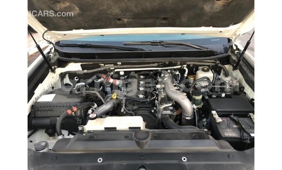 Sayi Imported Toyota Prado White Mota in Import - Dubai a Agadez Sayi Imported Toyota Prado White Mota in Import - Dubai a Agadez