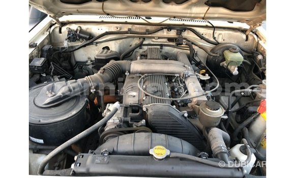 Buy Import Toyota Land Cruiser White Truck in Import - Dubai in Agadez Buy Import Toyota Land Cruiser White Truck in Import - Dubai in Agadez