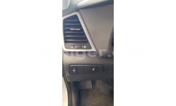 Sayi Imported Hyundai Tucson White Mota in Import - Dubai a Agadez Sayi Imported Hyundai Tucson White Mota in Import - Dubai a Agadez