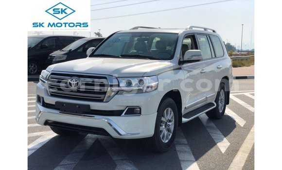 Sayi Imported Toyota Land Cruiser White Babbar mota in Import - Dubai a Agadez Sayi Imported Toyota Land Cruiser White Babbar mota in Import - Dubai a Agadez