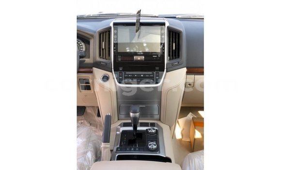 Sayi Imported Toyota Land Cruiser White Babbar mota in Import - Dubai a Agadez Sayi Imported Toyota Land Cruiser White Babbar mota in Import - Dubai a Agadez