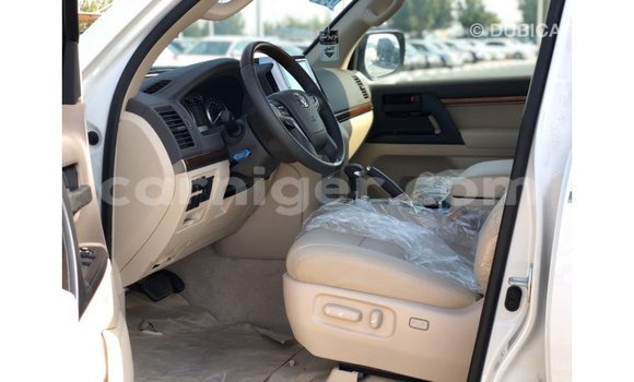 Sayi Imported Toyota Land Cruiser White Babbar mota in Import - Dubai a Agadez Sayi Imported Toyota Land Cruiser White Babbar mota in Import - Dubai a Agadez