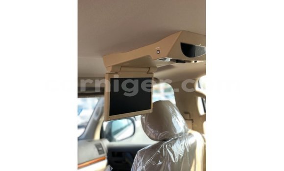 Sayi Imported Toyota Land Cruiser White Babbar mota in Import - Dubai a Agadez Sayi Imported Toyota Land Cruiser White Babbar mota in Import - Dubai a Agadez