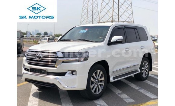 Sayi Imported Toyota Land Cruiser White Babbar mota in Import - Dubai a Agadez Sayi Imported Toyota Land Cruiser White Babbar mota in Import - Dubai a Agadez