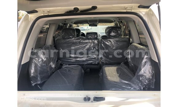 Sayi Imported Toyota Land Cruiser White Babbar mota in Import - Dubai a Agadez Sayi Imported Toyota Land Cruiser White Babbar mota in Import - Dubai a Agadez