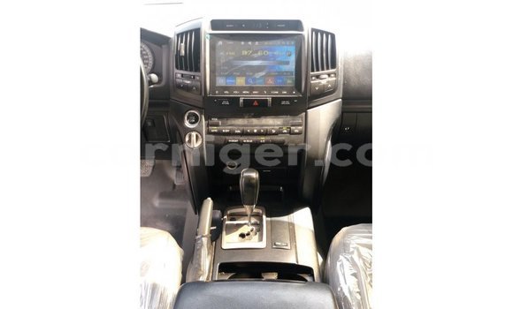 Sayi Imported Toyota Land Cruiser White Babbar mota in Import - Dubai a Agadez Sayi Imported Toyota Land Cruiser White Babbar mota in Import - Dubai a Agadez
