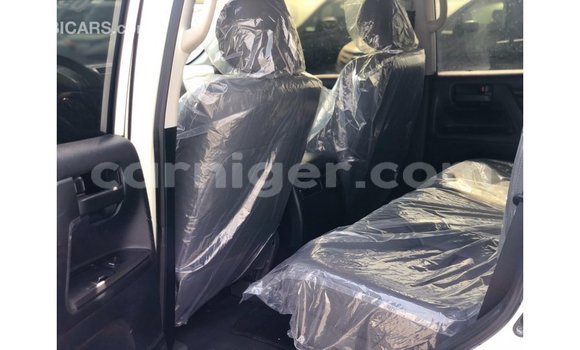 Sayi Imported Toyota Land Cruiser White Babbar mota in Import - Dubai a Agadez Sayi Imported Toyota Land Cruiser White Babbar mota in Import - Dubai a Agadez